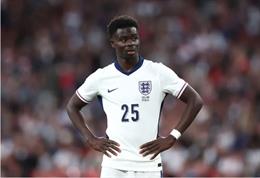 Huyền thoại Arsenal bảo vệ Bukayo Saka