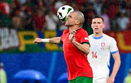 Pepe: Khi người Brazil trở thành cây trường sinh của bóng đá Châu Âu