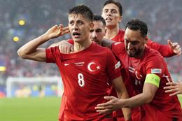 Nam thần 19 tuổi gây sốt sau trận thắng của ĐT Thổ Nhĩ Kỳ tại EURO 2024