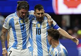 Messi đi vào lịch sử Copa America