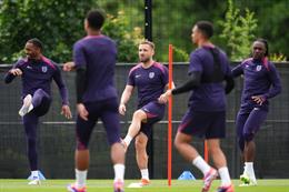 Tuyển Anh tá hoả về Luke Shaw