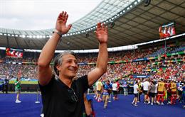 Murat Yakin và hành trình biến Thụy Sĩ thành tắc kè hoa tại Euro 2024