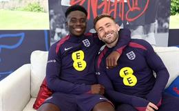 Luke Shaw bật mí bí mật về Bukayo Saka