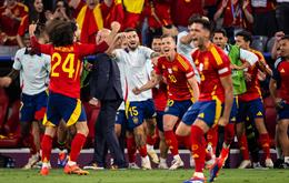 Thống kê Tây Ban Nha 2-1 Pháp: La Roja đi vào lịch sử Euro