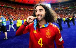 Marc Cucurella giữ lời hứa nhuộm tóc sau chức vô địch EURO 2024