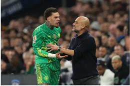 Man City chốt giá bán Ederson