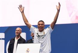 Mbappe ra mắt hoành tráng ở Real Madrid