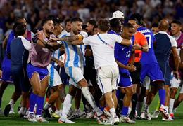 Tiền đạo U23 Argentina lên tiếng sau màn ẩu đả ở Olympic Paris