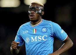 Victor Osimhen tố bị Napoli đối xử tệ như chó