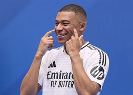 Mbappe nhận quyền đá phạt tại Real Madrid mùa tới