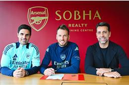 Arsenal ký hợp đồng với thủ môn Bournemouth sau khi chia tay Aaron Ramsdale