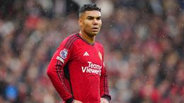 Galatasaray hỏi mượn Casemiro từ MU