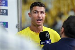 Ronaldo trấn an NHM Iraq trước tin giả nhiễm virus để trốn thi đấu