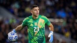 Emiliano Martinez bị cáo buộc đánh người sau trận thua của Argentina