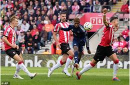 VIDEO: Ten Hag bảo vệ Rashford trước cơn bão chỉ trích