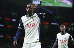 Tottenham “đá xéo” Arsenal sau chiến thắng tại Europa League