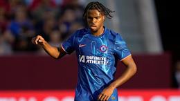 HLV Enzo Maresca xác nhận yêu cầu Carney Chukwuemeka rời Chelsea