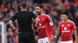 Howard Webb: "VAR đáng lẽ phải hủy thẻ đỏ của Bruno Fernandes"