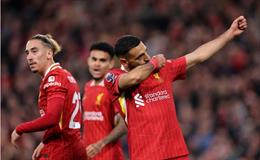 Mohamed Salah vượt qua thành tích ghi bàn của Robbie Fowler 