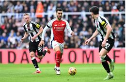 Mikel Merino bị chỉ trích dữ dội sau trận thua Newcastle