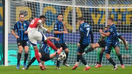 Arsenal giúp 2 đại diện Italia đạt mốc khó tin