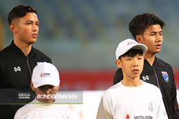 Video: Thủ môn Malaysia dâng bàn thắng cho Thái Lan