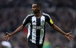 Alexander Isak ngạo nghễ đưa Newcastle vào Top 4