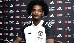 Sao mai 18 tuổi chính thức gia nhập Man United