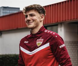 Tiểu sử trung vệ Finn Jeltsch câu lạc bộ VfB Stuttgart