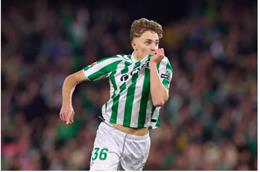 Chelsea theo đuổi cầu thủ của Real Betis