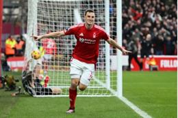 Arsenal được khuyên nên chiêu mộ Chris Wood 