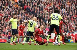 HLV Southampton nổi điên sau trận thua Liverpool