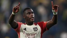 Sao Lyon gửi cảnh báo đanh thép tới Man United