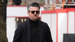 Joey Barton lĩnh án tù treo vì hành hung vợ
