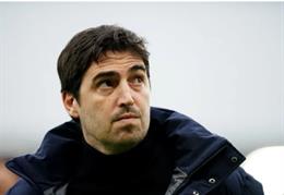 HLV Andoni Iraola có câu trả lời cho Tottenham