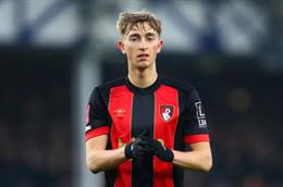 HLV Andoni Iraola tiết lộ phản ứng của Dean Huijsen khi được Chelsea quan tâm