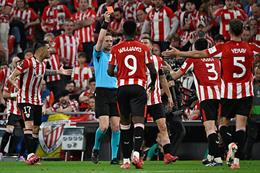 HLV Athletic Bilbao lên tiếng về tấm thẻ đỏ trước MU