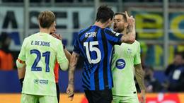 Inigo Martínez phủ nhận nhổ nước bọt vào Francesco Acerbi