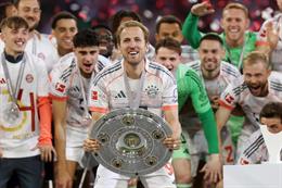 Harry Kane ăn mừng danh hiệu đầu tiên trong màu áo Bayern Munich