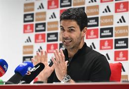 Mikel Arteta phản ứng thế nào khi Spurs vô địch Europa League?