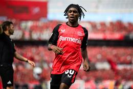 Jeremie Frimpong bay đến Anh ký hợp đồng với Liverpool
