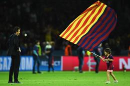 Luis Enrique tri ân con gái quá cố trong ngày đăng quang cùng PSG