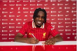 Rio Ferdinand tiếc nuối khi MU để mất Jeremie Frimpong vào tay Liverpool