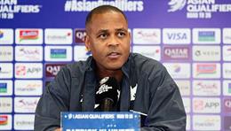 Tương lai đen tối chờ HLV Kluivert
