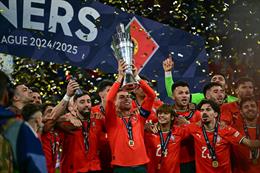 Cristiano Ronaldo: Đôi cánh vĩ đại tung bay trên trời cao