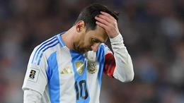 Lionel Messi xin được thay ra trong trận hòa Colombia