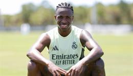 Vinicius hé lộ tương lai sau buổi tập đầu tiên cùng HLV Mourinho