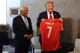 Cristiano Ronaldo gửi áo đấu tới Tổng thống Mỹ Donald Trump