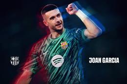 Barcelona chính thức công bố tân binh Joan Garcia