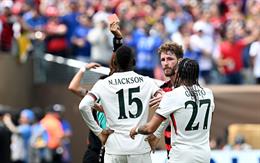 Enzo Maresca lên tiếng về tấm thẻ đỏ của Nicolas Jackson